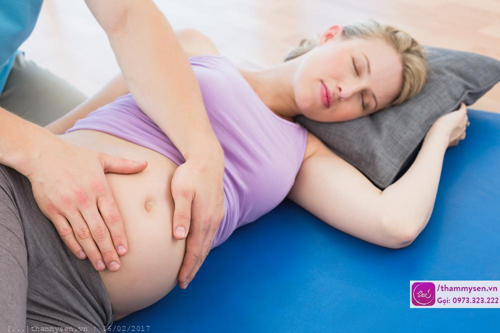Massage an toàn giảm đau cho bà bầu