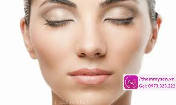tẩy ria mép bằng oxy già