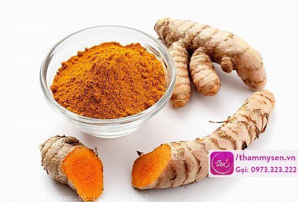 Trị mụn bằng mật ong và nghệ