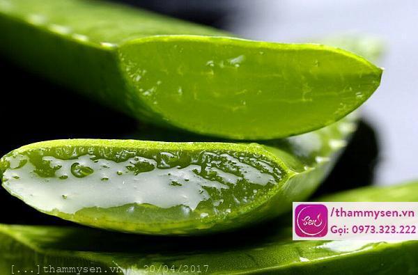 Làm trắng da bằng nha đam