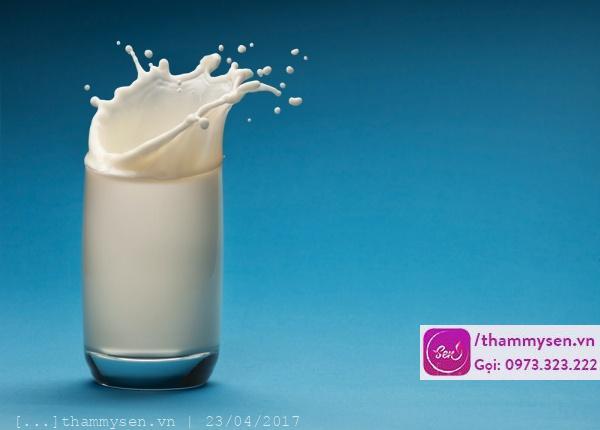Mặt nạ dưa chuột và sữa tươi cho da trắng mịn hồng hào.