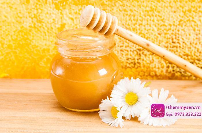 Cách trị mụn đầu đen ở mũi bằng mật ong