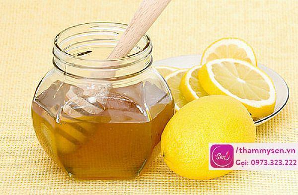Chữa mụn trứng cá bọc bằng mật ong nguyên chất