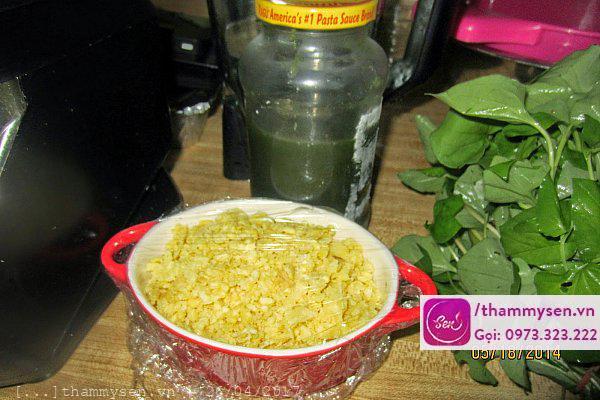 Trị mụn bằng đậu xanh và rau diếp cá đơn giản tại nhà