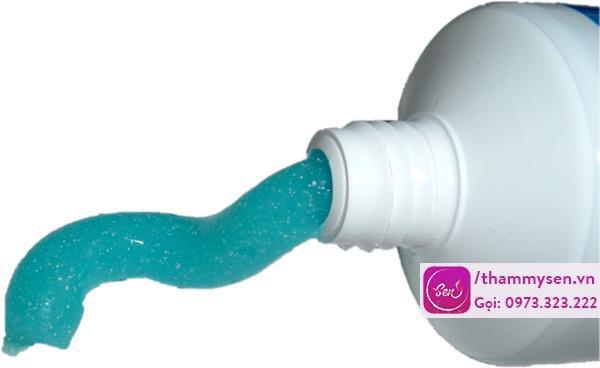 Bí quyết trị mụn bằng kem đánh răng