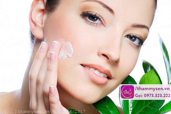 Cách trị mụn bằng kem đánh răng tại nhà Cách trị mụn bằng kem đánh răng