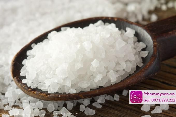 Cách trị mụn bằng muối biển đơn giản hiệu quả
