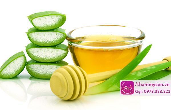 Trị mụn bằng nha đam