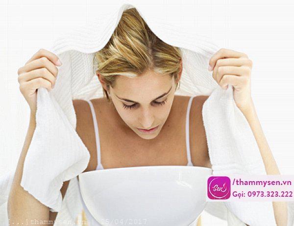 xông mặt trị mụn bằng sả 