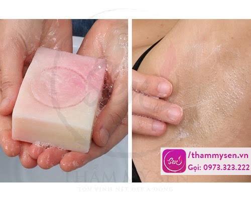 Làm sạch da dù chỉ bằng xà bông cũng cho kết quả triệt - wax lông nách hiệu quả hơn