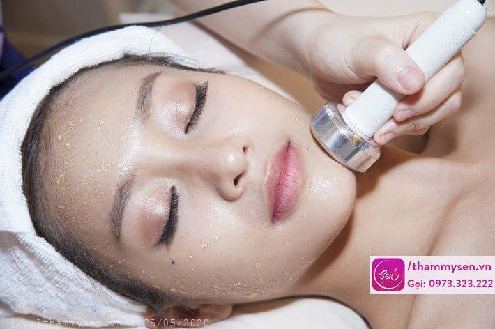 Điện di tinh chất mụn
